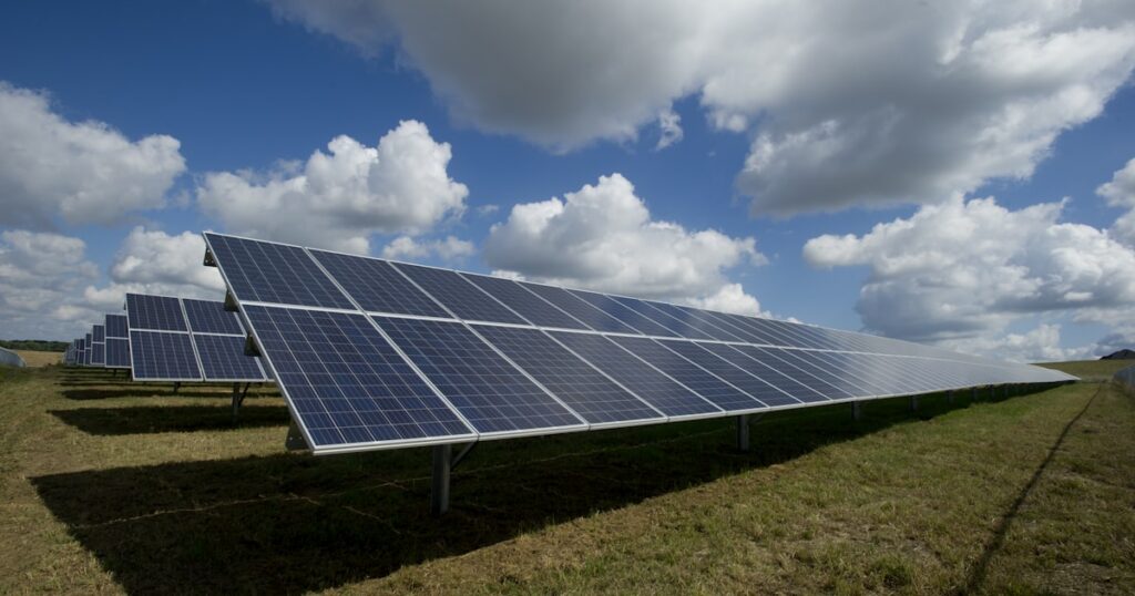 Featured image untuk manfaat solar panel untuk rumah dan bisnis